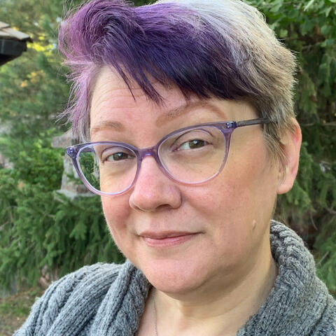 A cheeky portrait of the author Amy Winters-Voss